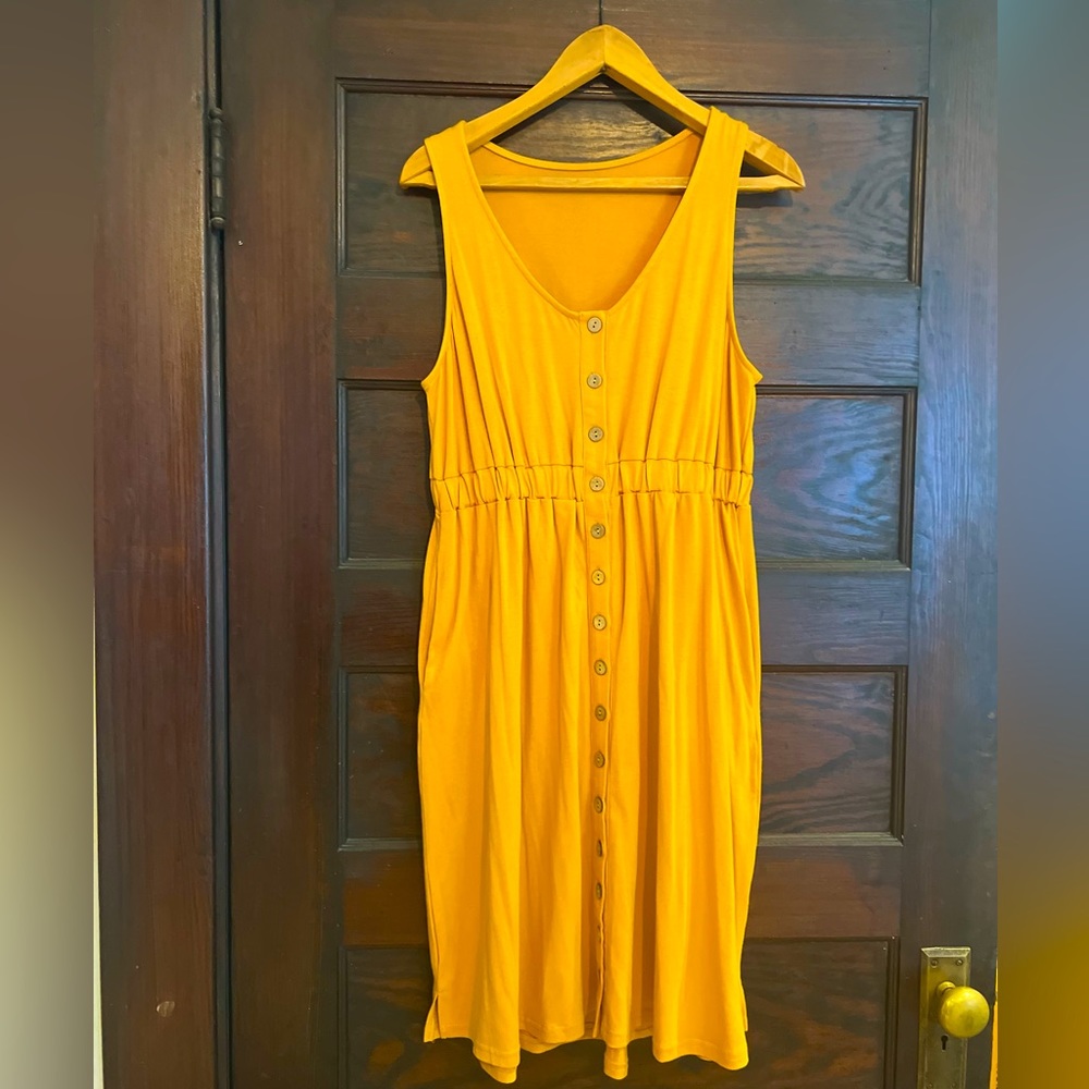 Beautiful mustard yellow summer dress. Worn once. EUC. Size medium